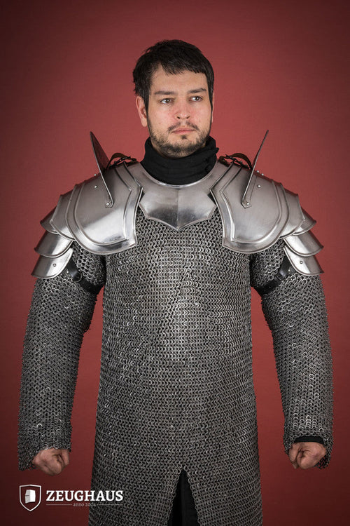 Ombreiras de Guerreiro com Quebra-Lâminas Polidas