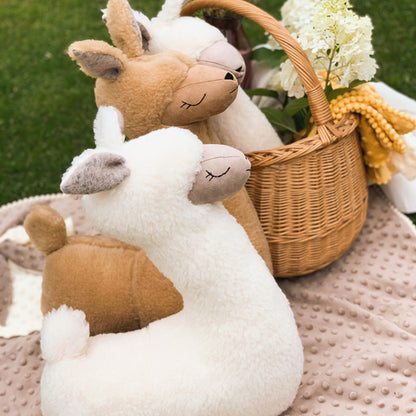 Brinquedo-almofada macio em forma de alpaca, feito à mão