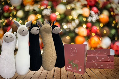 Brinquedo-almofada macio em forma de alpaca, feito à mão