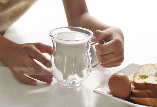 Jarro leiteira criativo ‘Calf & Half’ – design divertido inspirado no leite e perfeito para servir café ou chá