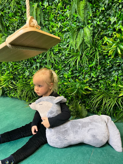 Almofada-brinquedo macia em forma de lobo, feita à mão
