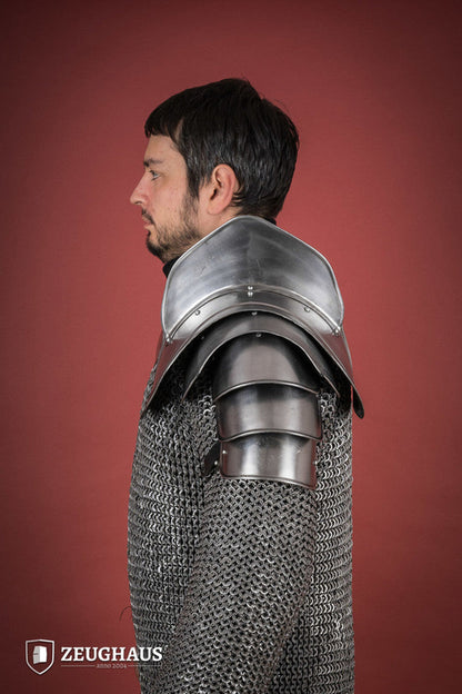 Ombreiras de Guerreiro com Quebra-Lâminas Polidas