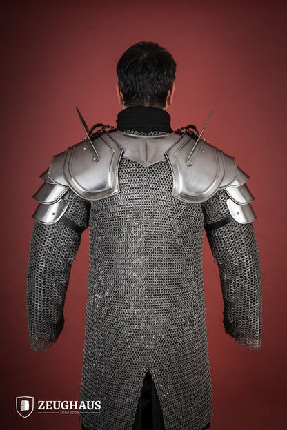 Ombreiras de Guerreiro com Quebra-Lâminas Polidas